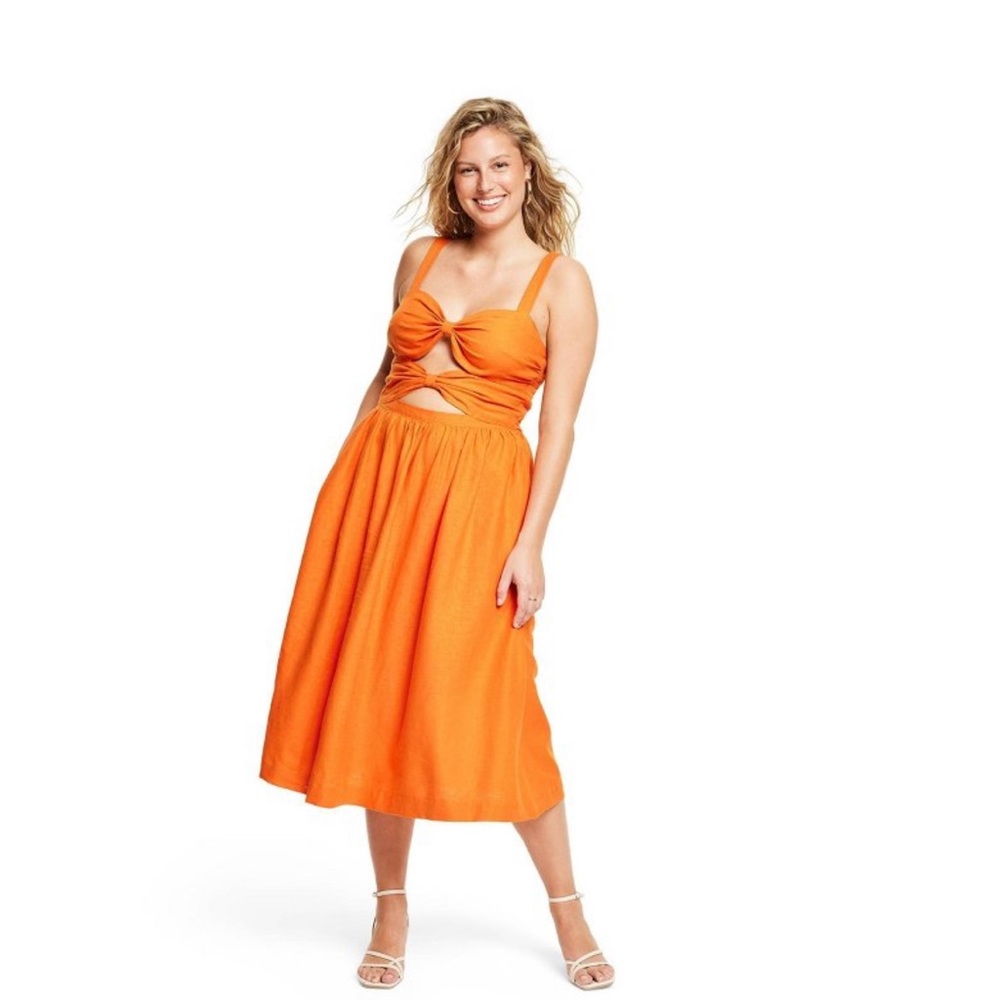 Double Cut Out Midi Dress - Fe
Noel x Target